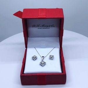 SALE! White Gold Diamond Earrings Only